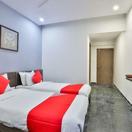 Hotel Chicago Amhedabad Dış mekan fotoğraf