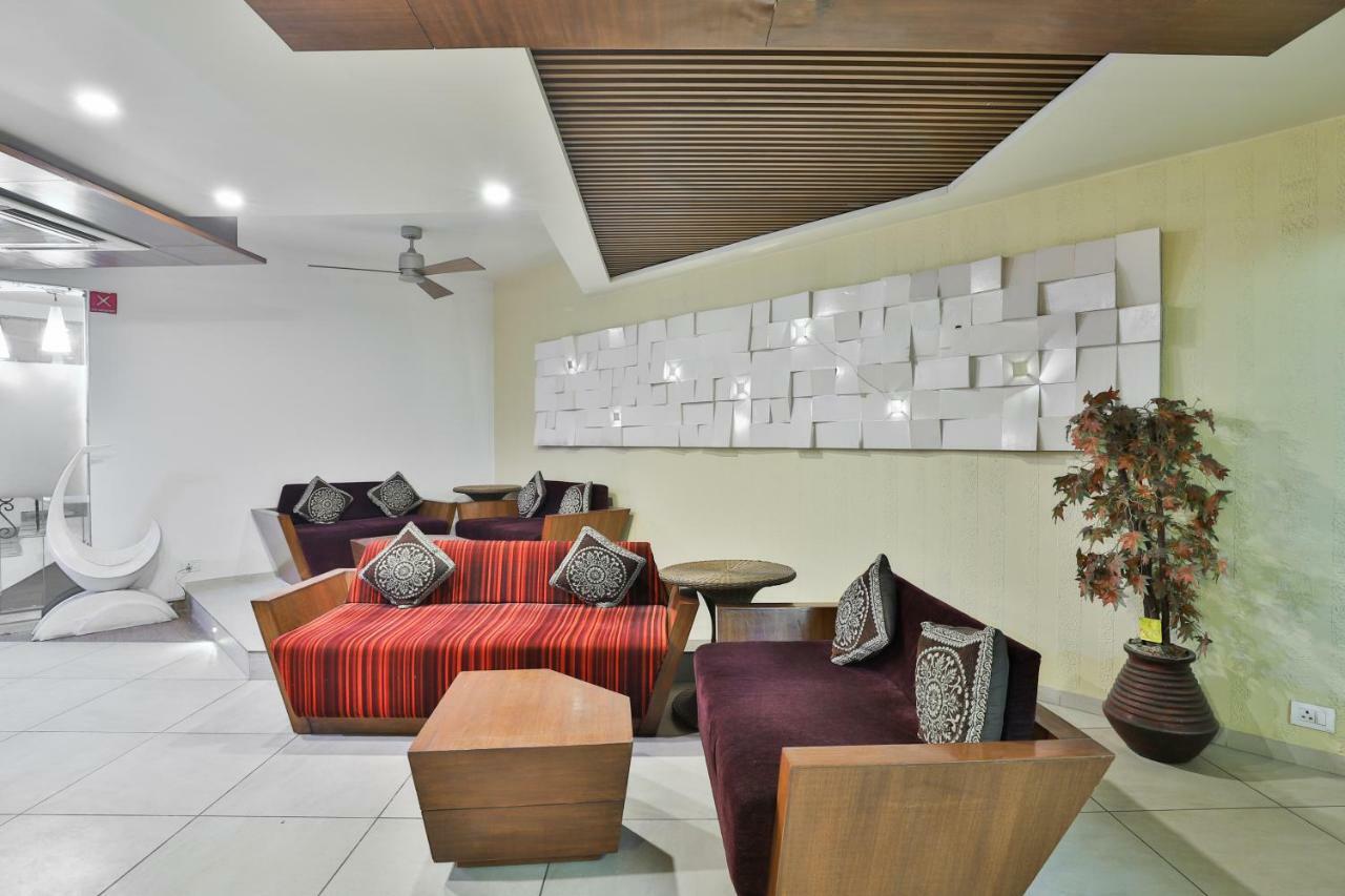 Hotel Chicago Amhedabad Dış mekan fotoğraf