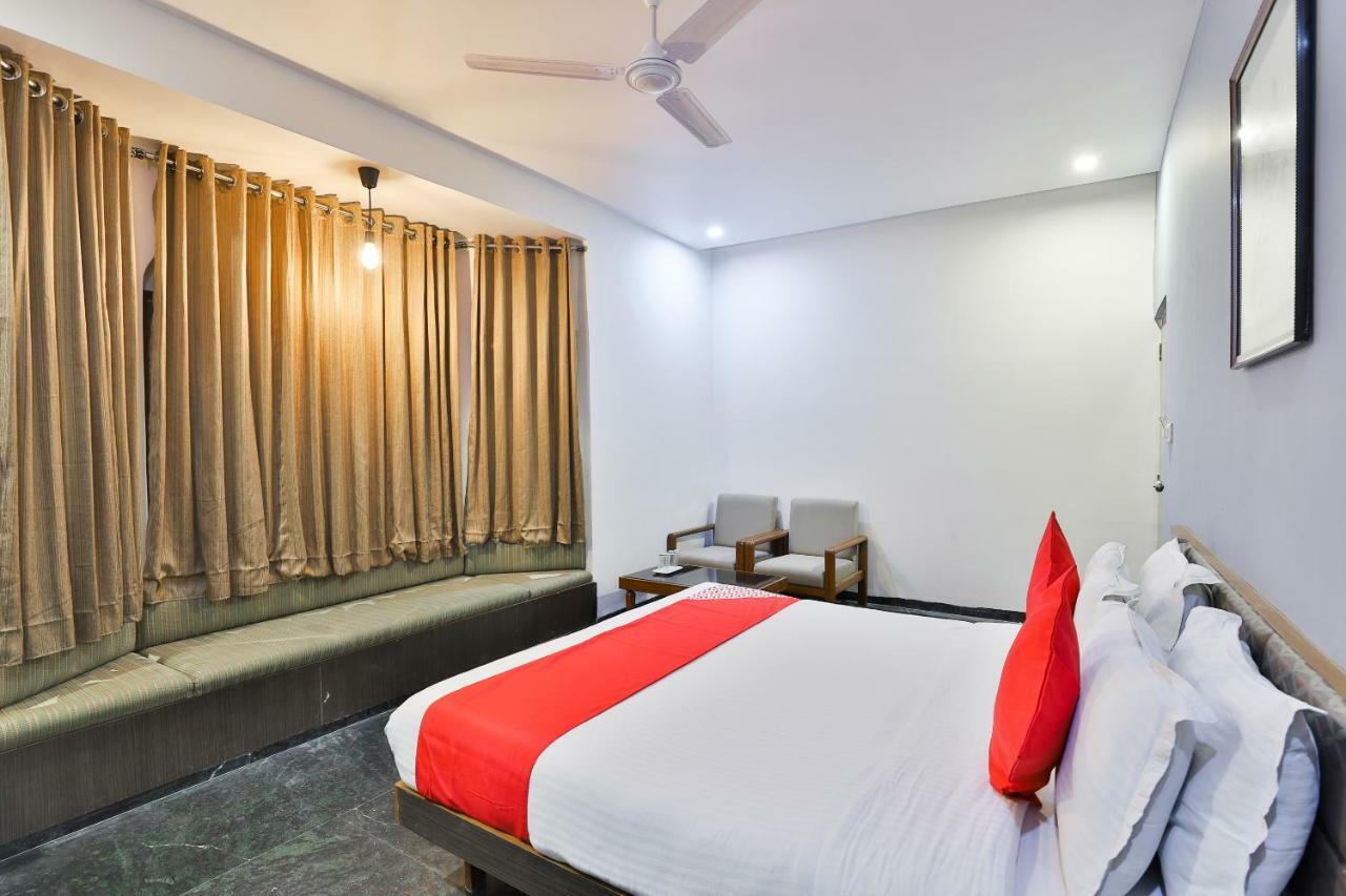 Hotel Chicago Amhedabad Dış mekan fotoğraf