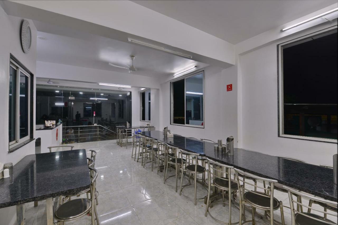 Hotel Chicago Amhedabad Dış mekan fotoğraf