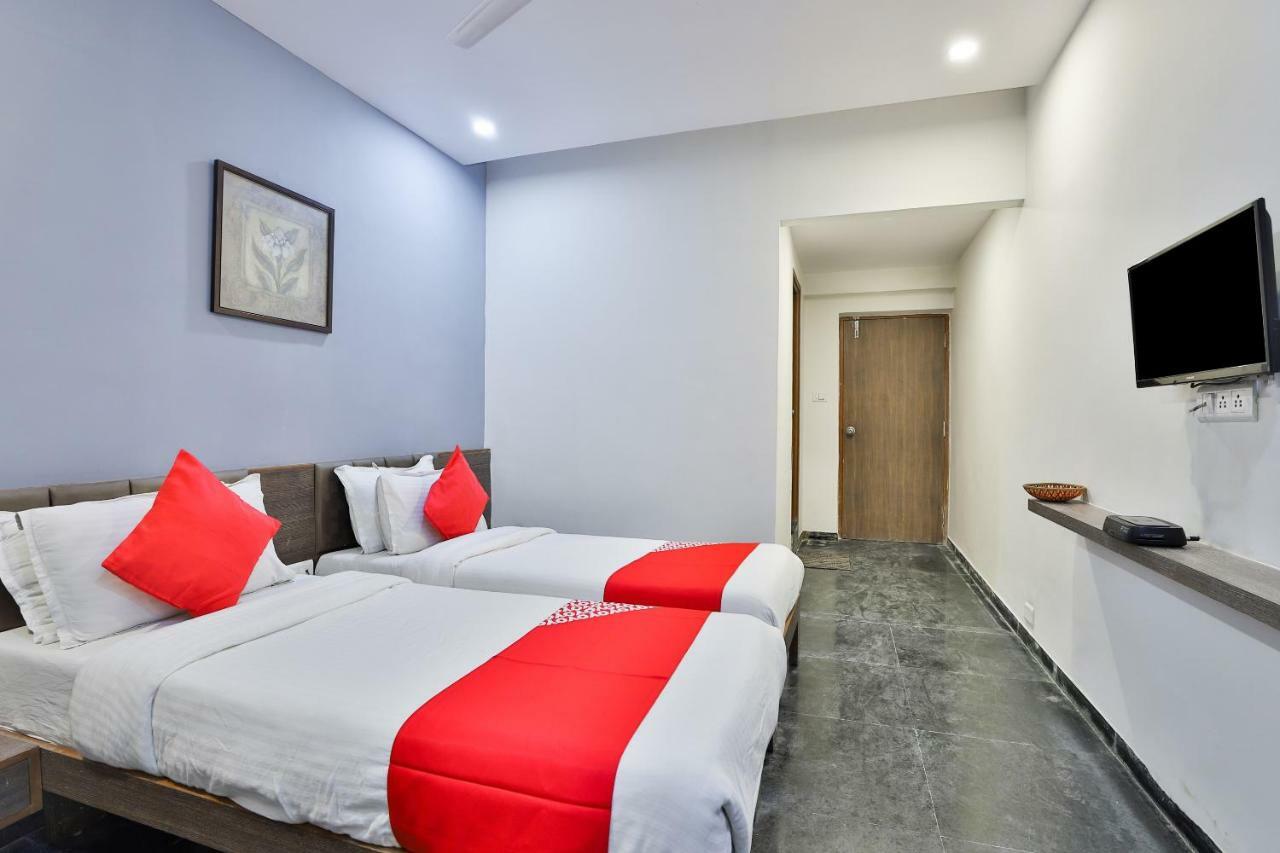 Hotel Chicago Amhedabad Dış mekan fotoğraf