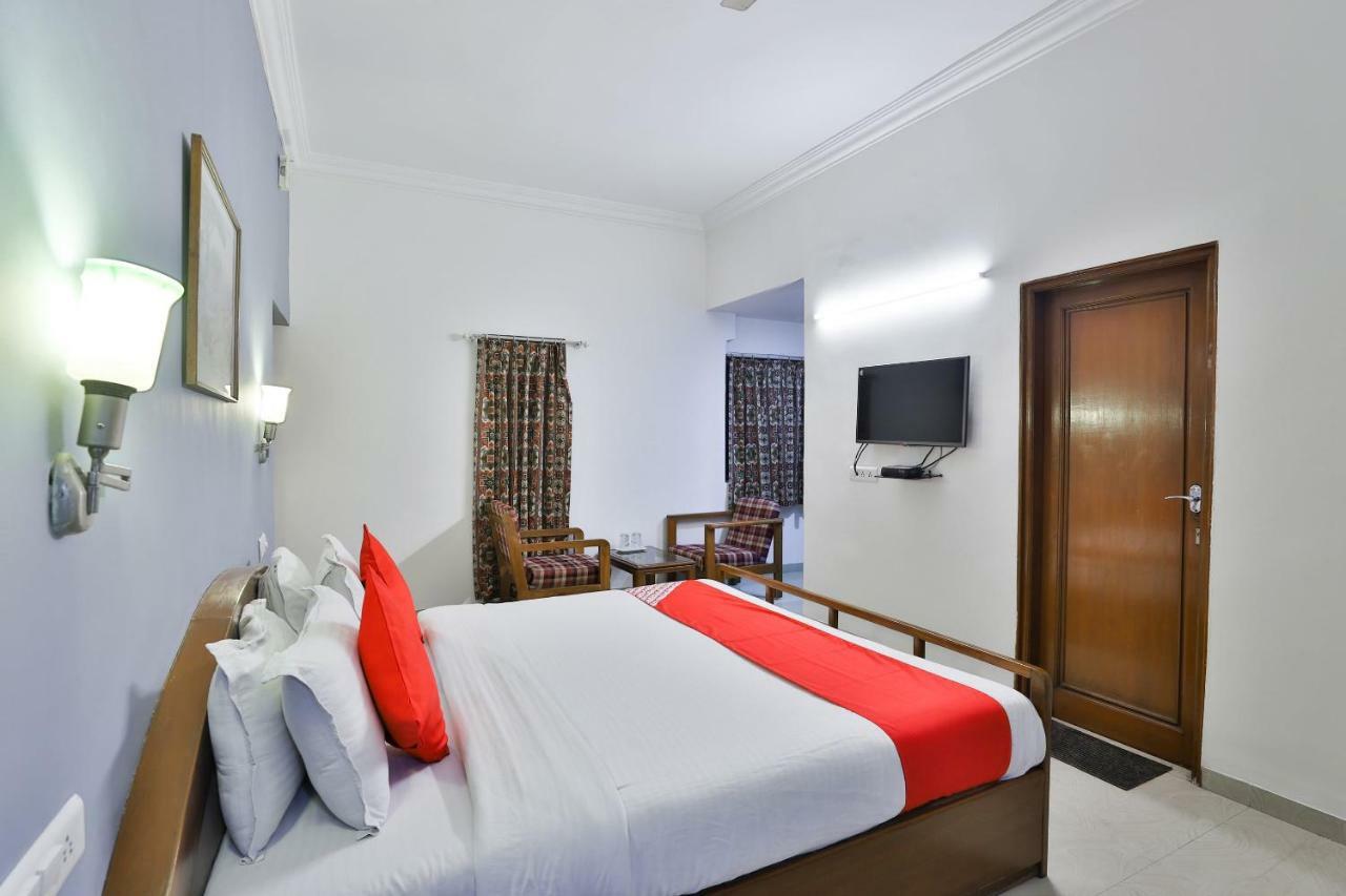 Hotel Chicago Amhedabad Dış mekan fotoğraf