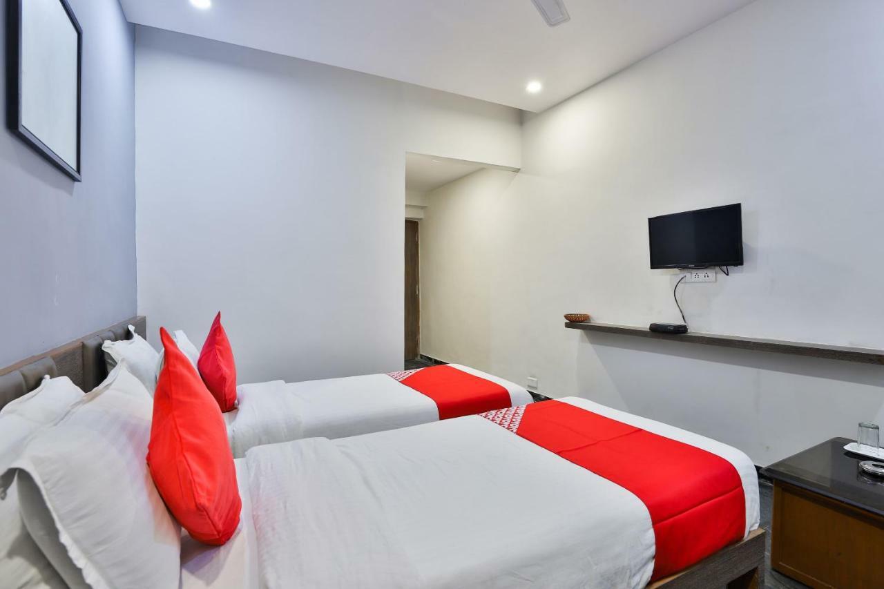 Hotel Chicago Amhedabad Dış mekan fotoğraf